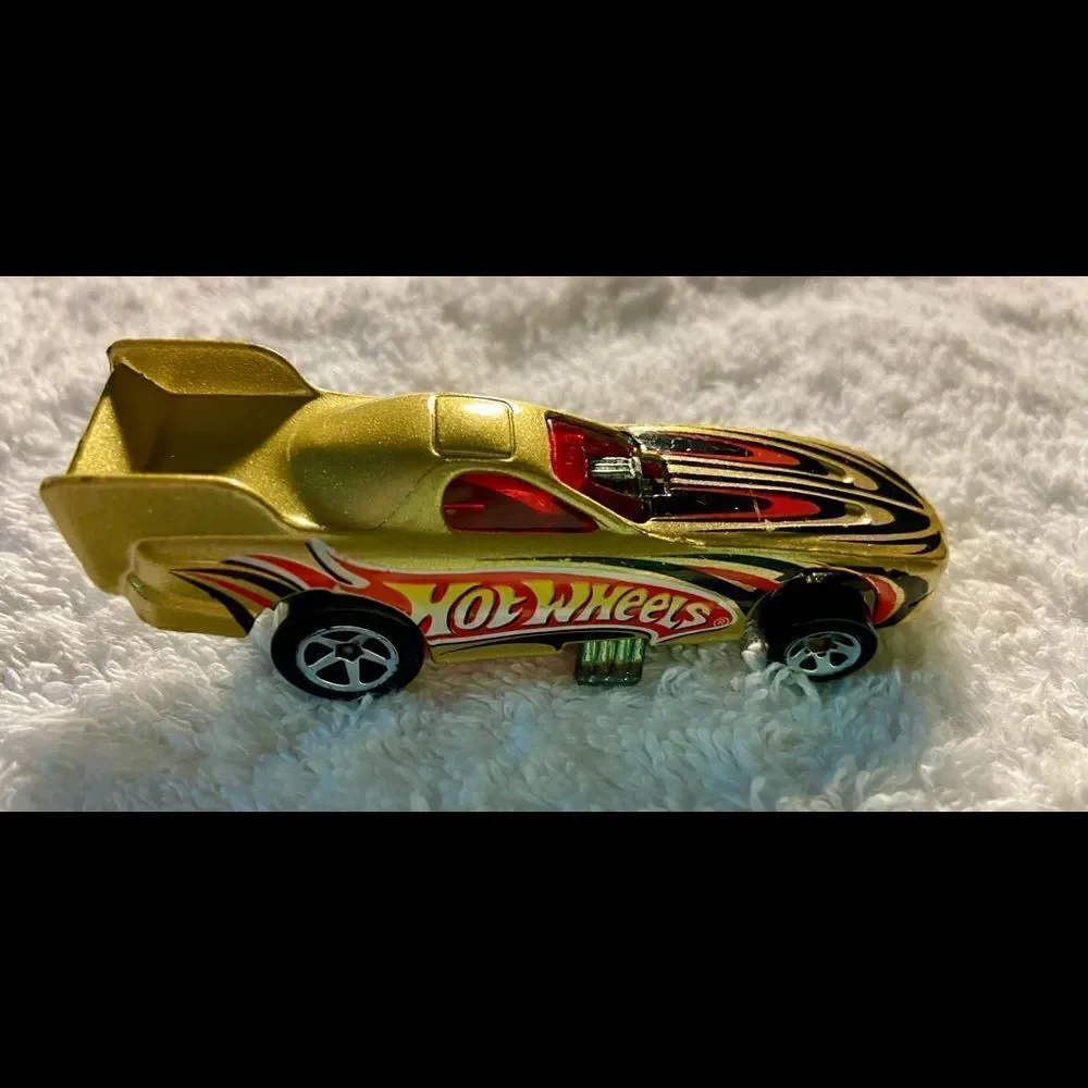 Mattel VGT 1977 Hot Wheels Racing Car Gold Black Red Sports Flames E81.